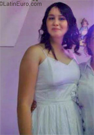 Date this passionate Brazil girl Jessica from Curitiba BR9830