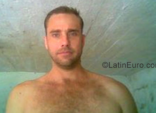 Date this fun Brazil man Adriano from Porto Alegre BR9878