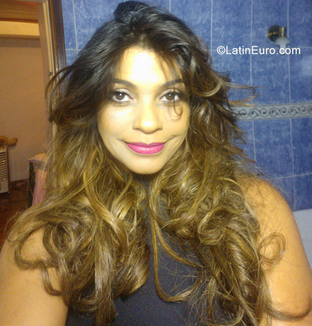 Date this sultry Brazil girl Geovana from Brasilia BR9908