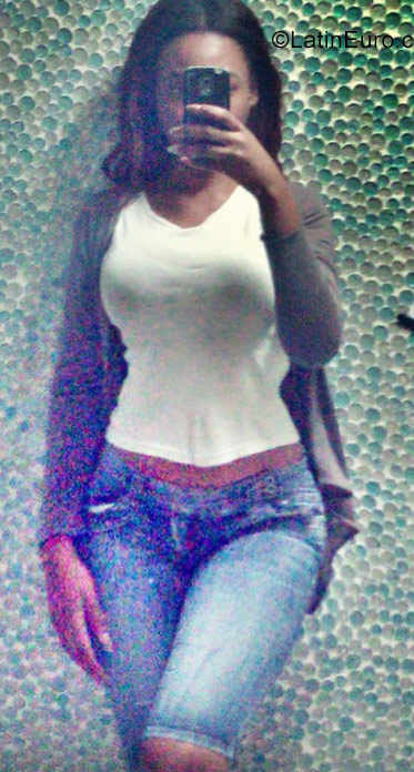 Date this attractive Jamaica girl M from Kingston JM2414