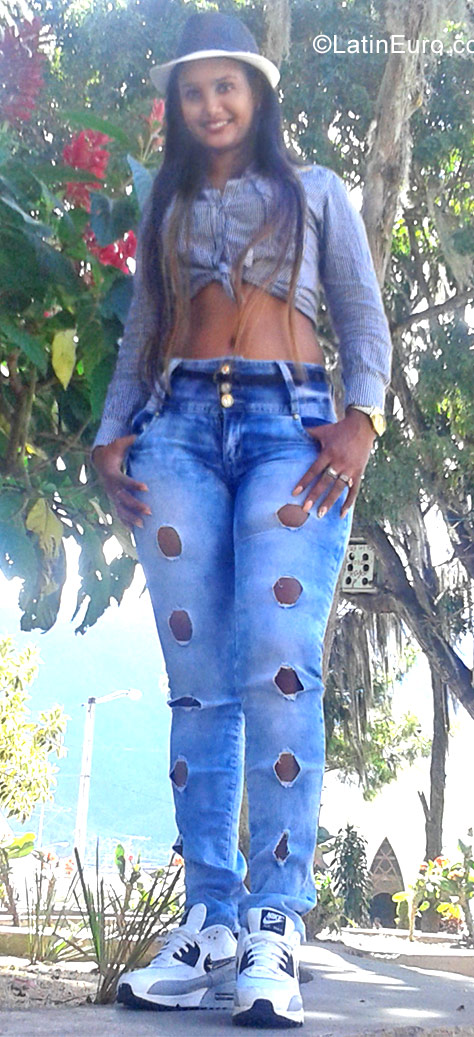 Date this voluptuous Panama girl Lorena from Panama City PA1059