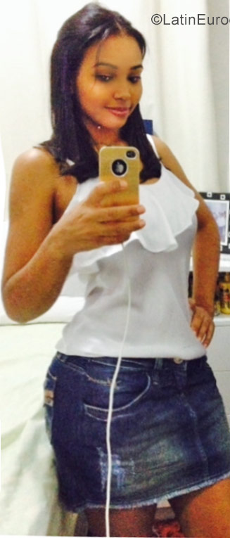 Date this happy Brazil girl Claudiane from Recife BR10059