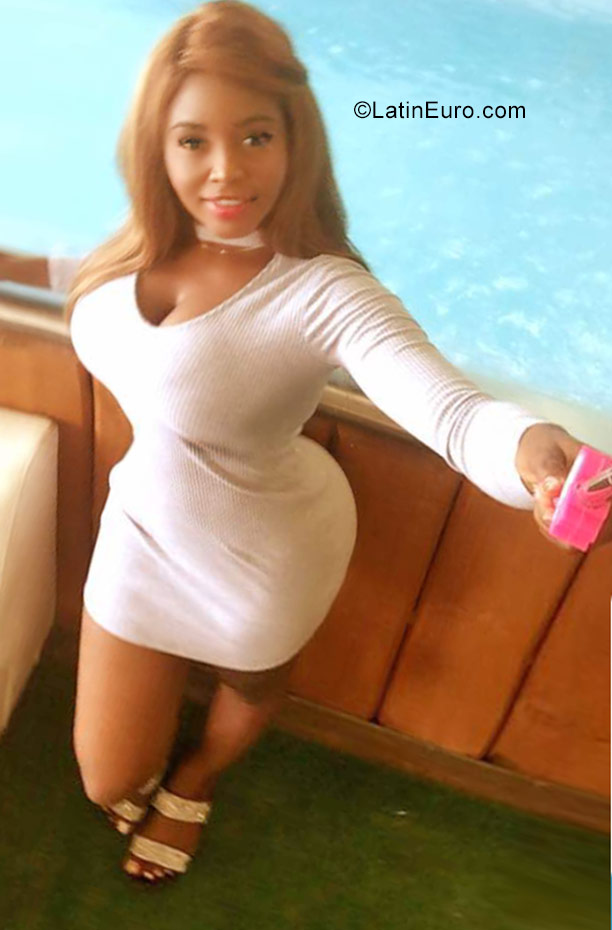 Date this hot Spain girl Natasha from Madrid ES372