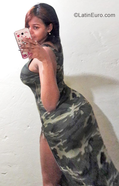Date this funny Dominican Republic girl Baby flor from Santiago DO40094