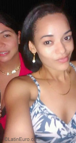 Date this charming Honduras girl Maria del carme from Santiago HN2339