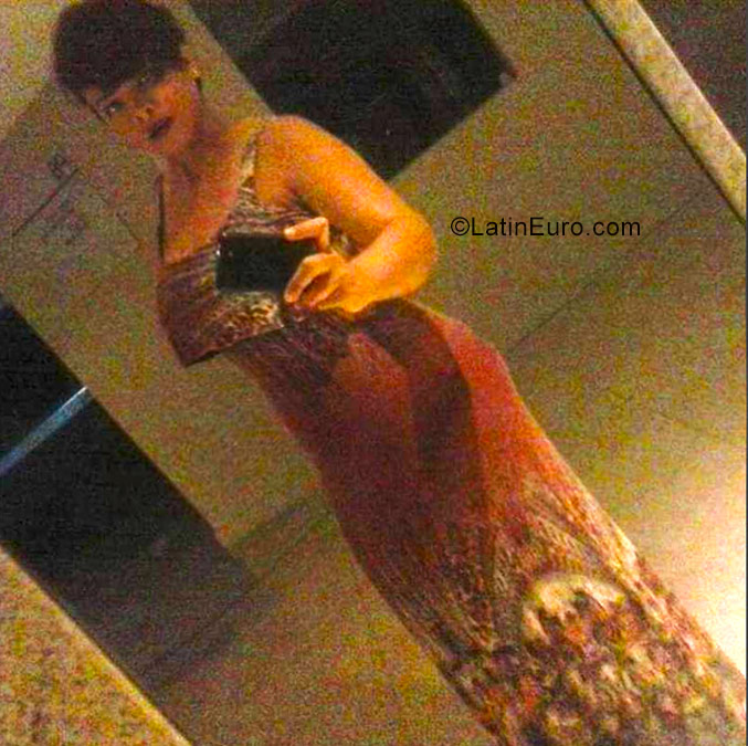 Date this gorgeous Canada girl Daniele from Recife CA775