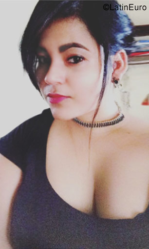 Date this sensual Honduras girl Dilia Salazar from Tela HN2350