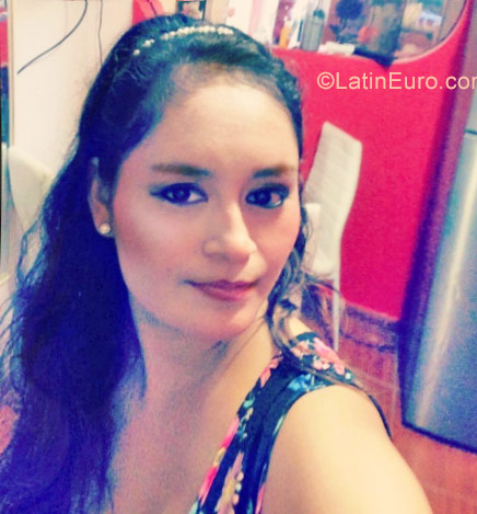 Date this foxy Peru girl Yohana from Chimbote PE1133