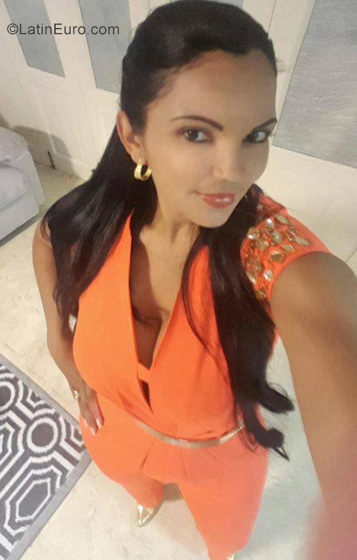 Date this young Dominican Republic girl Yocelen from Higuey DO30490