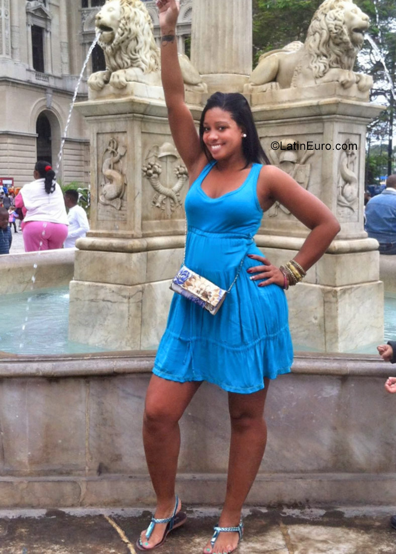 Date this beautiful Cuba girl Doris from Havana CU147