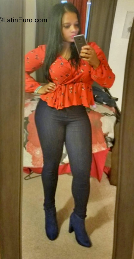 Date this funny United States girl Luisa from San jose US20767
