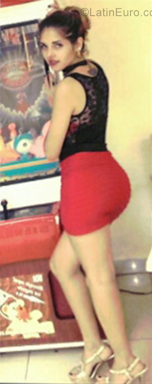 Date this beautiful Cuba girl Liliana from Havana CU175
