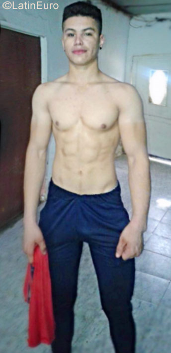 Date this good-looking Panama man Leonardo from Panama City PA1093