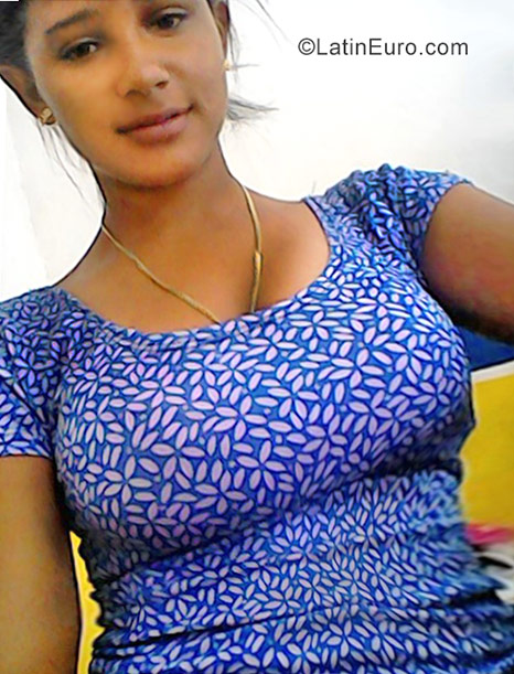 Date this happy Dominican Republic girl Eva marina from Punta Cana DO31223