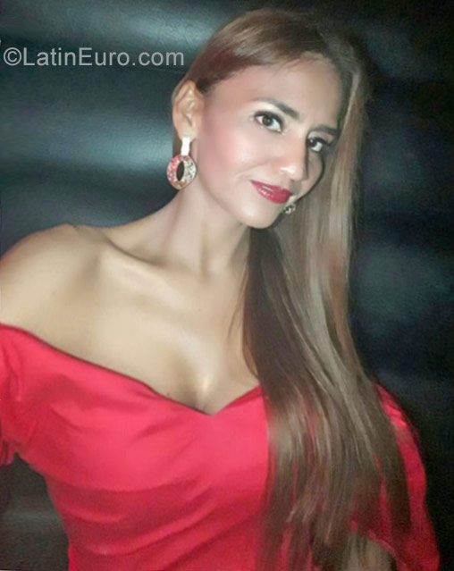 Date this georgeous Colombia girl BERENICE from Sincelejo CO30825