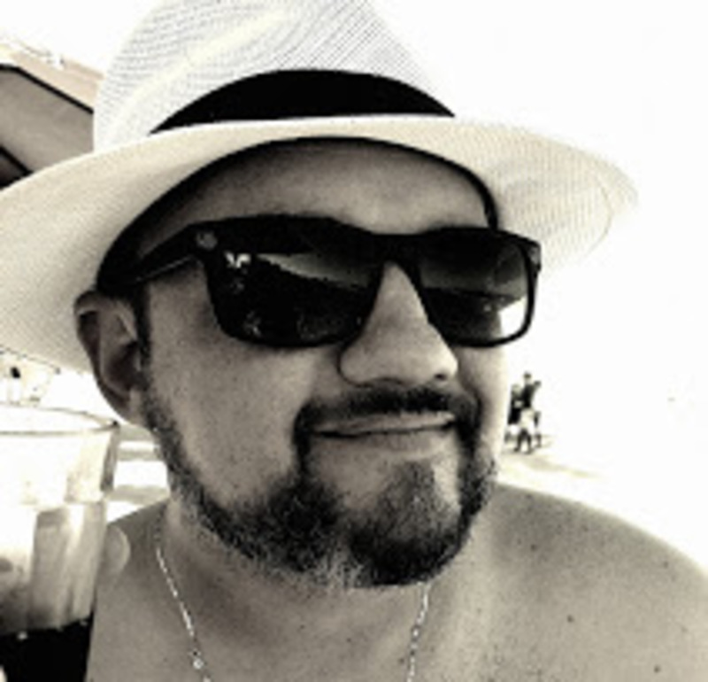 Date this tall Brazil man Fernando from Brasilia BR10420