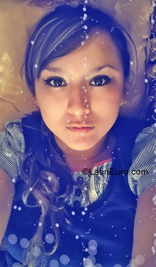 Date this hot Peru girl Sindy from Lima PE1210