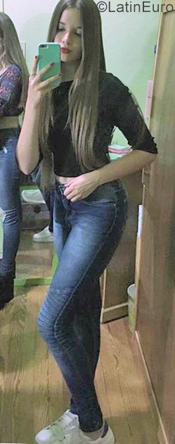 Date this tall Argentina girl Macarena from Buenos Aires AR119