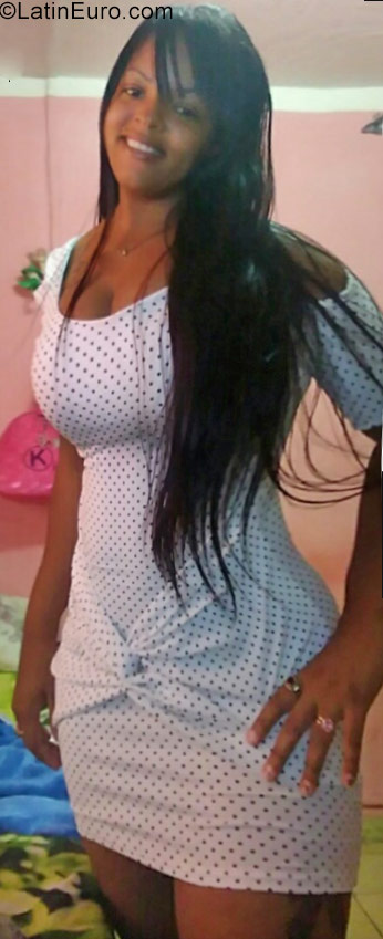Date this young Cuba girl Alliesh from Havana CU231