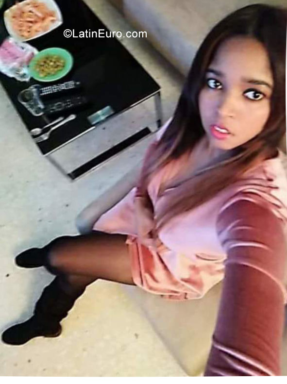 Date this athletic Spain girl Jennie from Sevilla ES478