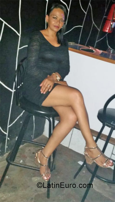 Date this hard body Honduras girl Rosa from Trujillo HN2494