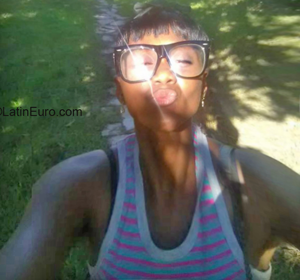 Date this pretty Jamaica girl Kookie from Kingston JM2577