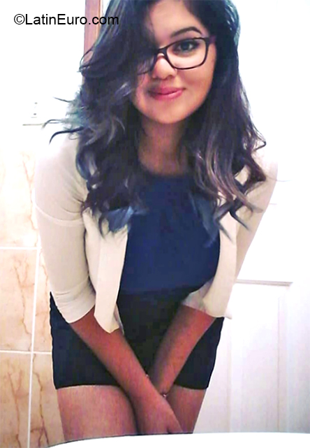 Date this lovely Honduras girl Stef from Tegucigalpa HN2514