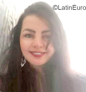 Date this cute Brazil girl Fernanda from Recife BR10572