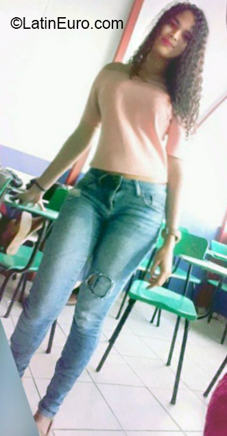 Date this attractive Honduras girl Jennifer from tocoa HN2519