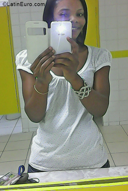 Date this cute Jamaica girl Samantha from Kingston JM2593
