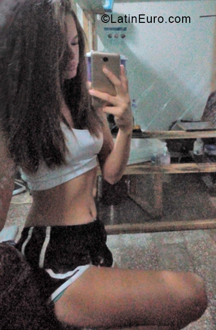 Date this voluptuous Honduras girl Susan Sanchez from Tegucigalpa HN2537