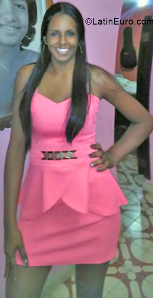 Date this hard body Cuba girl Emma from Trinidad CU436