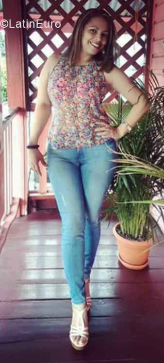 Date this charming Honduras girl Aby from La Ceiba HN2543