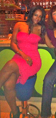 Date this passionate Brazil girl Cristiane from RIO DE JANEIRO BR11327