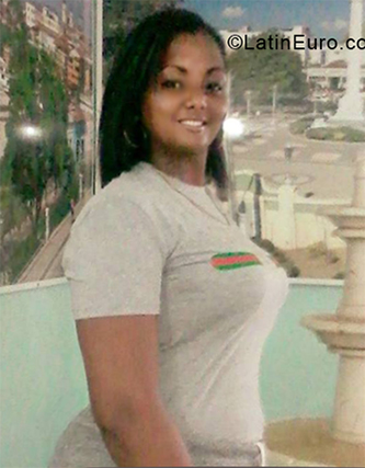 Date this sultry Cuba girl Lisandra from Santiago De Cuba CU472