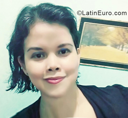 Date this attractive Honduras girl Silvia from San Pedro Sula HN2553