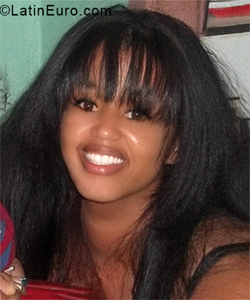 Date this lovely Cuba girl Aridni from La Habana CU369