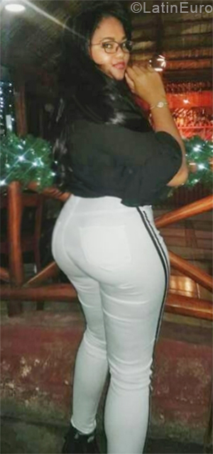 Date this exotic Dominican Republic girl Lia from Santo Domingo DO41001