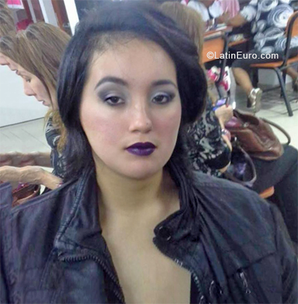 Date this happy Peru girl Mara from Lima PE1313