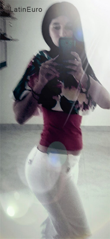 Date this nice looking Colombia girl Abril from Cucuta CO24569