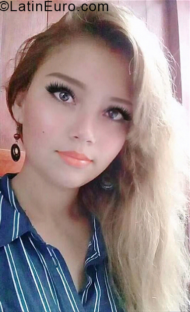 Date this attractive Peru girl Ema from Trujillo PE1318