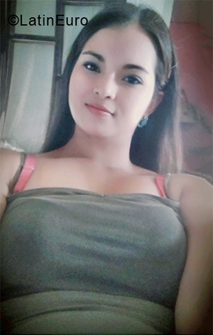 Date this foxy Honduras girl Yenifer from San Pedro Sula HN2579