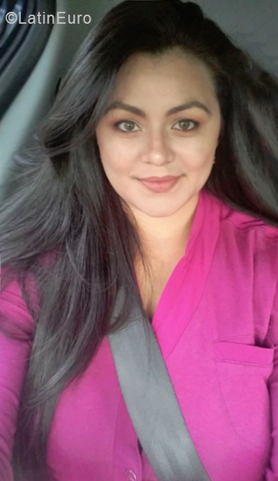 Date this nice looking Venezuela girl LAURA from San Cristobal VE2024