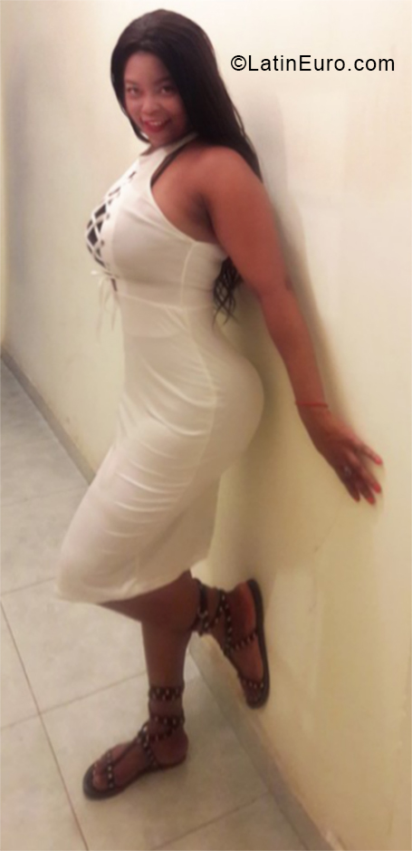 Date this good-looking Spain girl Zayda from Cali CO24748