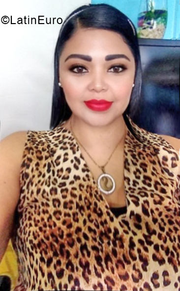 Date this lovely Honduras girl Karina from Tegucigalpa HN2659