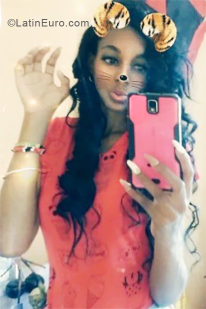 Date this hot Cuba girl Diana from Camaguey CU496
