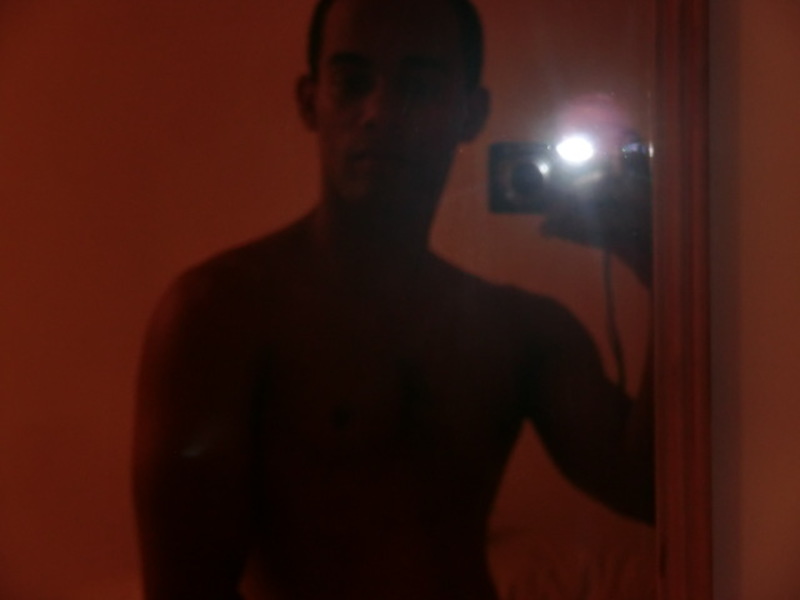Date this hard body Dominican Republic man Yovanny de la c from Santo Domingo DO33803