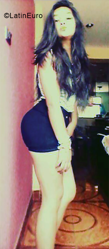 Date this nice looking Peru girl Anghela from Lima PE1340