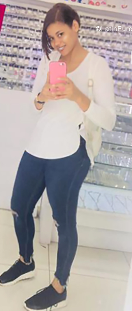 Date this stunning Dominican Republic man Monse from santo domingo DO34276