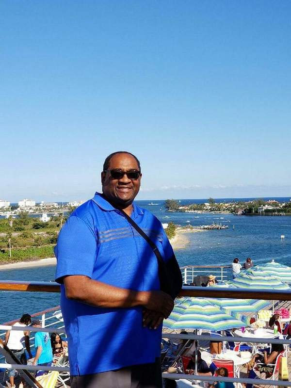 Date this delightful United States man On from Tampa US19844